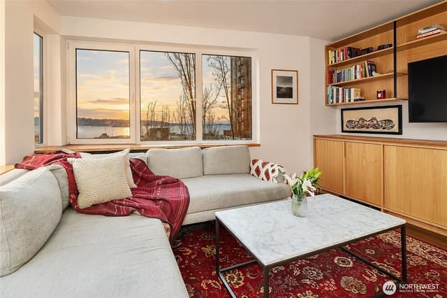 Property photo for 2504 Western Avenue #422, Seattle