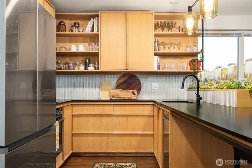 Property photo for 2504 Western Avenue #422, Seattle photo 6