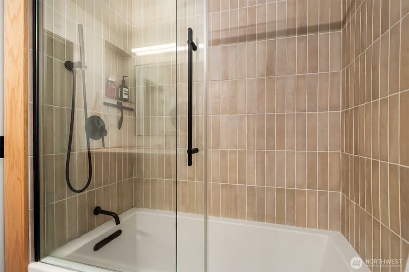 Property photo for 2504 Western Avenue #422, Seattle photo 12