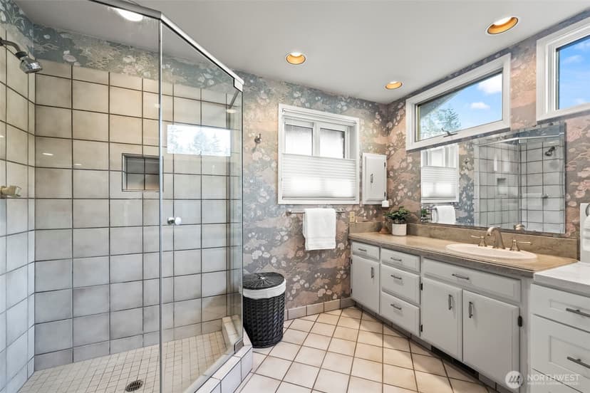 Property photo for 8902 Park Ridge Drive W, University Place photo 22