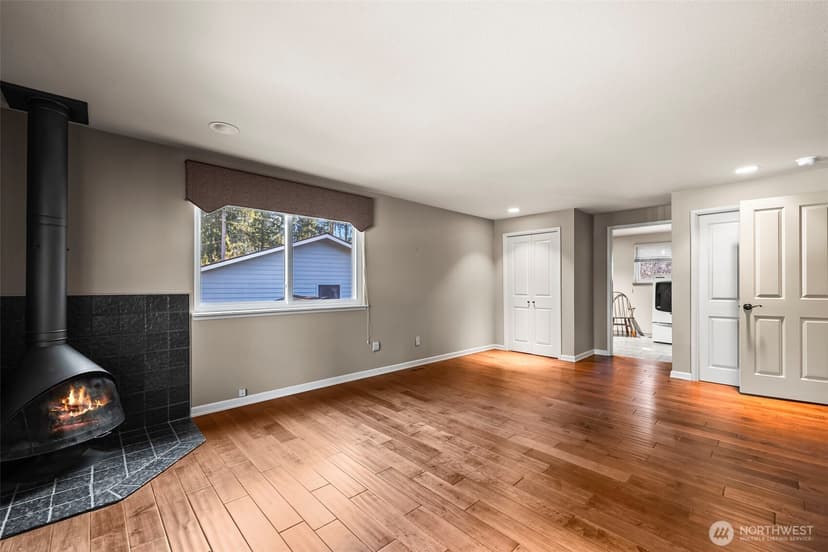 Property photo for 8902 Park Ridge Drive W, University Place photo 33