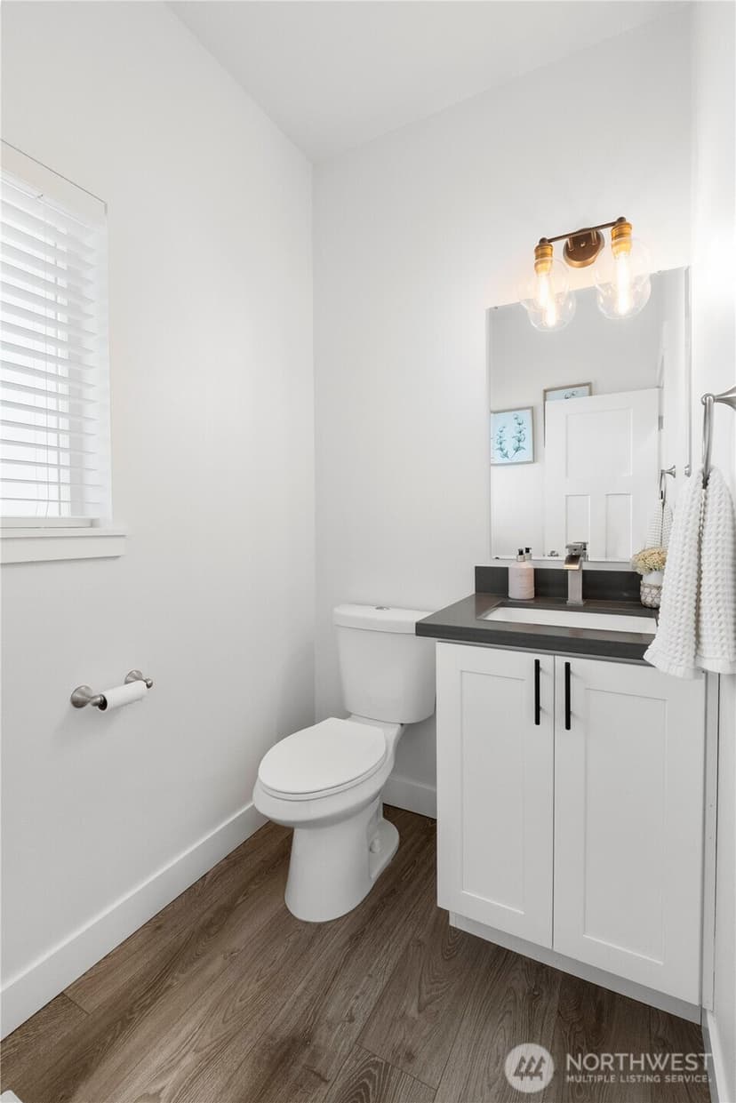 Property photo for 3575 E Grandview Avenue, Tacoma photo 6