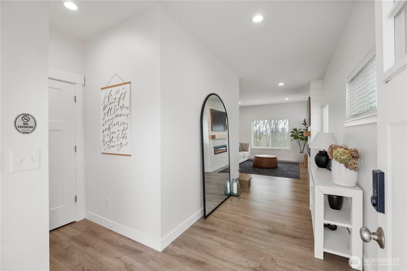 Property photo for 3575 E Grandview Avenue, Tacoma photo 5