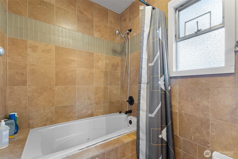 Property photo for 1053 S Southern Street, Seattle photo 10