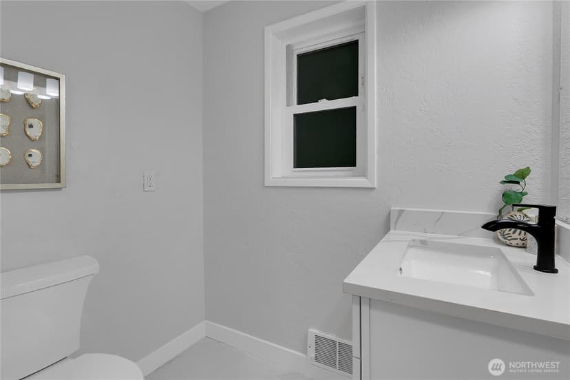 Property photo for 13018 27th Avenue NE, Seattle photo 16
