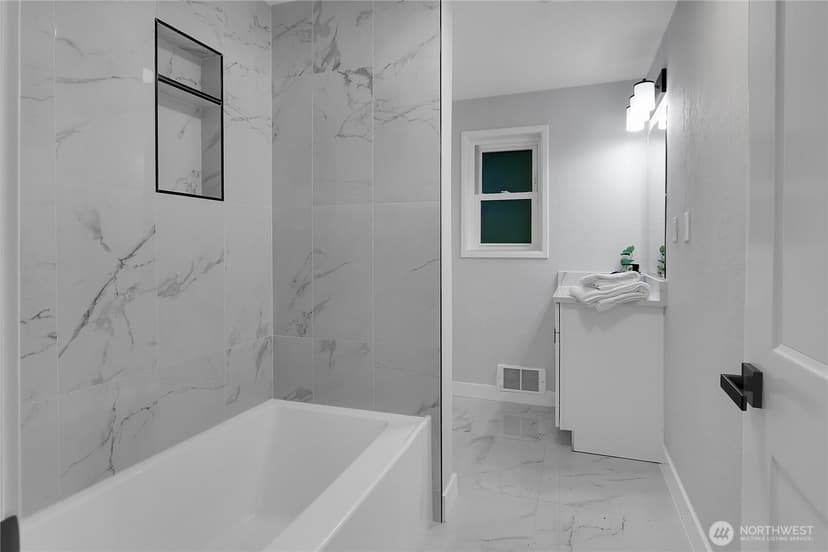 Property photo for 13018 27th Avenue NE, Seattle photo 15