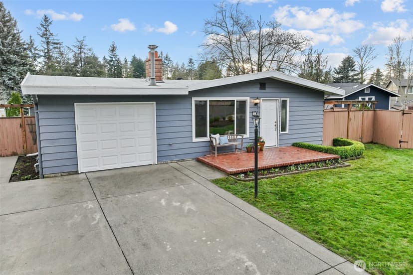 Property photo for 624 217th Street SW, Bothell photo 2