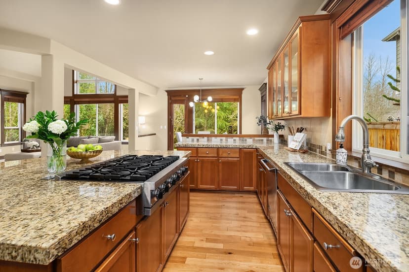 Property photo for 809 235th Avenue NE, Sammamish photo 13