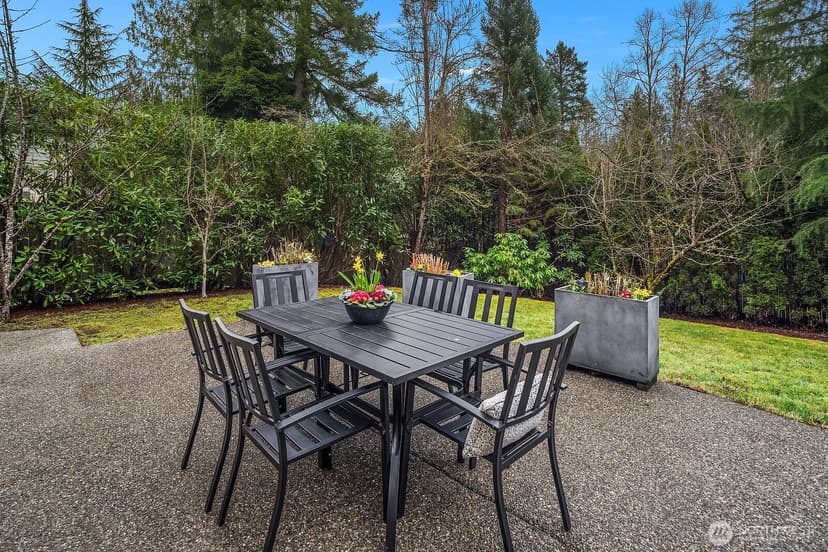 Property photo for 809 235th Avenue NE, Sammamish photo 32
