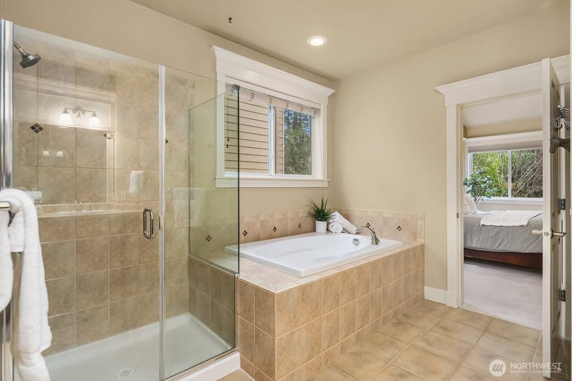 Property photo for 809 235th Avenue NE, Sammamish photo 23