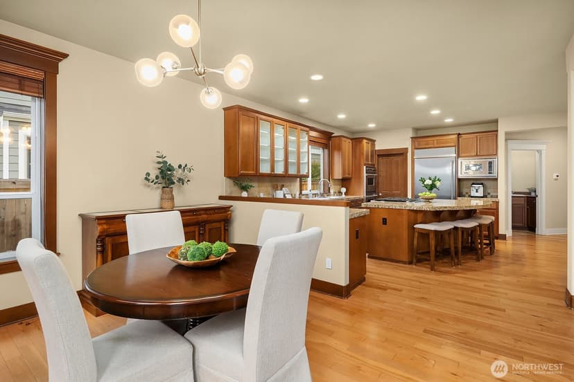 Property photo for 809 235th Avenue NE, Sammamish photo 17
