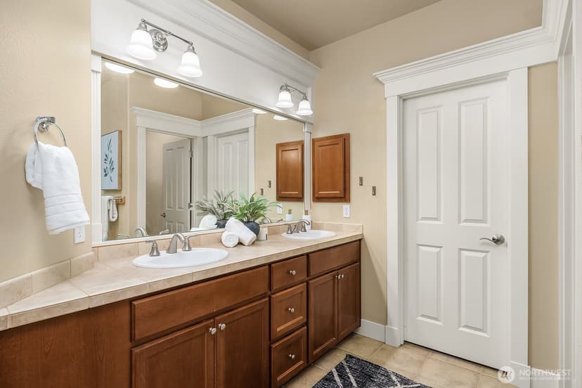 Property photo for 809 235th Avenue NE, Sammamish photo 22