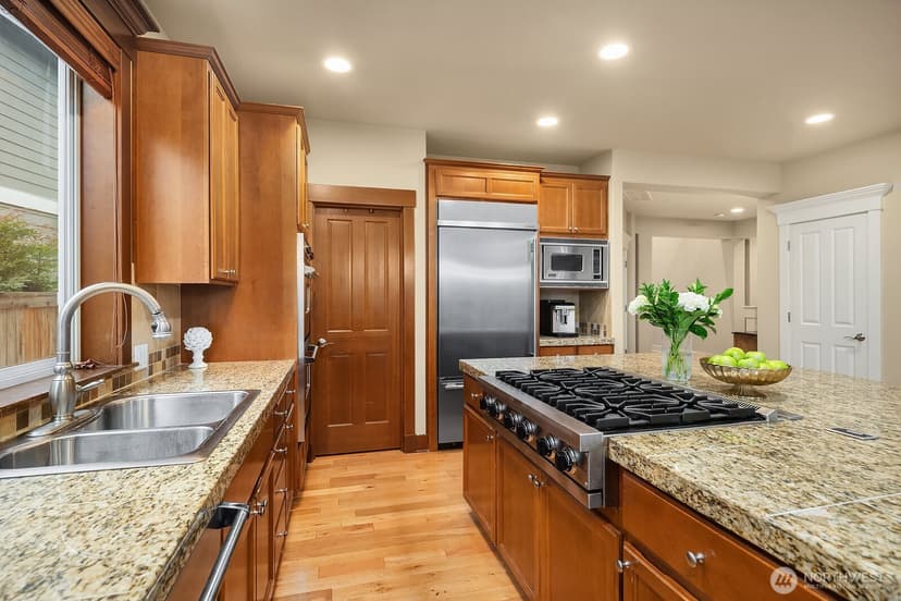Property photo for 809 235th Avenue NE, Sammamish photo 14