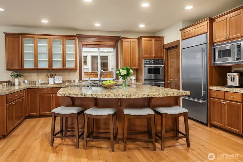 Property photo for 809 235th Avenue NE, Sammamish photo 11