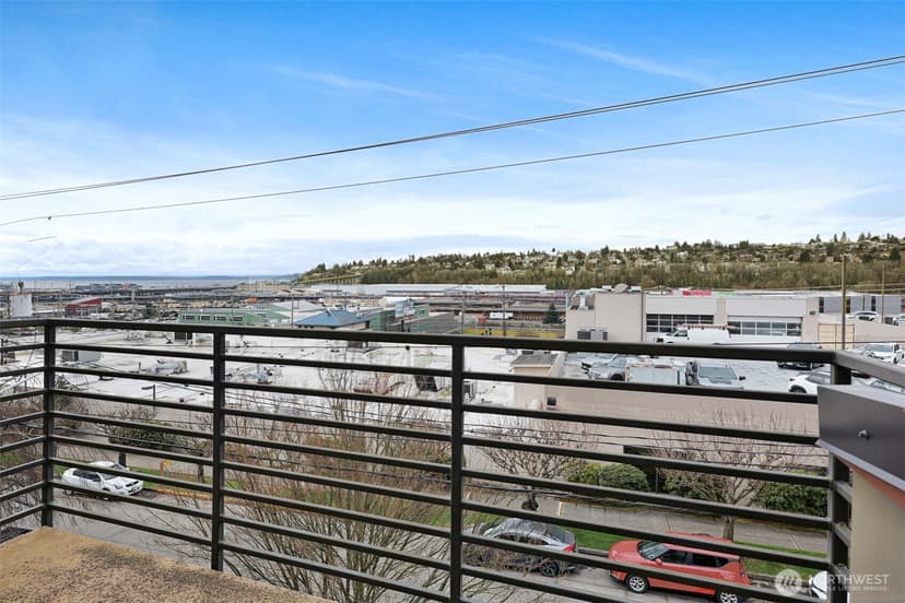 Property photo for 2046 14th Avenue W #B, Seattle photo 22