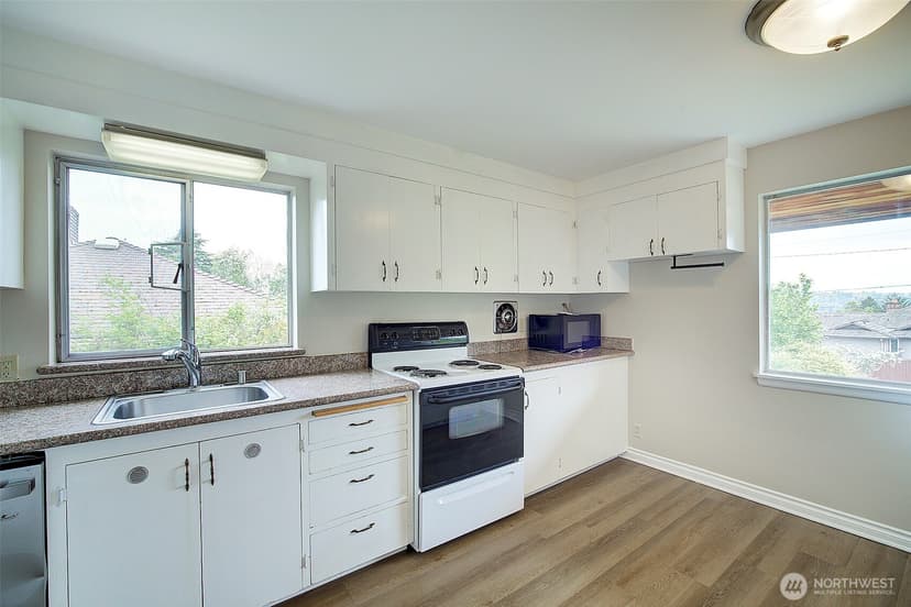 Property photo for 4045 29th Avenue W, Seattle photo 12