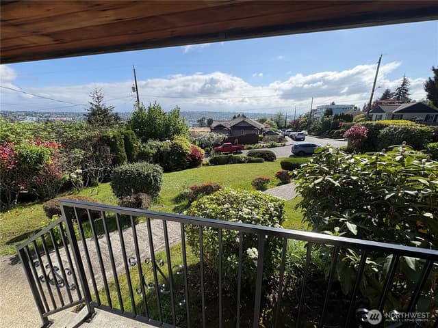Property photo for 4045 29th Avenue W, Seattle photo 2