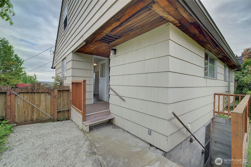 Property photo for 4045 29th Avenue W, Seattle photo 5