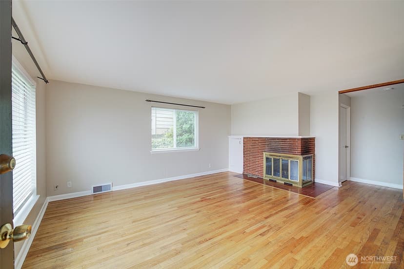 Property photo for 4045 29th Avenue W, Seattle photo 16