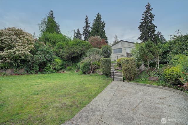 Property photo for 4045 29th Avenue W, Seattle photo 4
