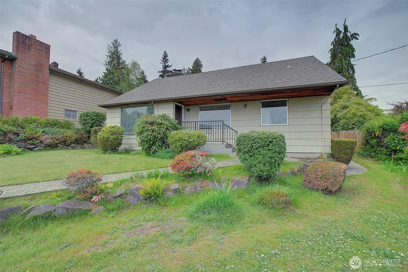 Property photo for 4045 29th Avenue W, Seattle photo 7