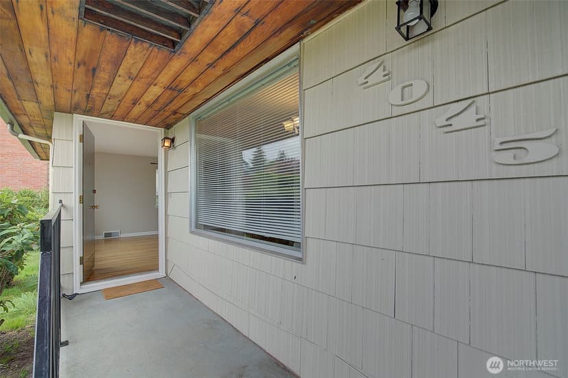 Property photo for 4045 29th Avenue W, Seattle photo 10