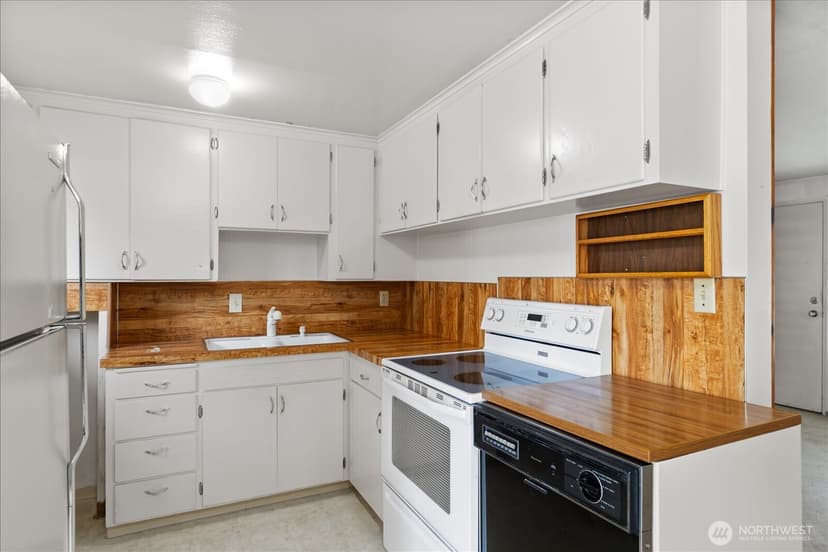 Property photo for 23005 60th Avenue W, Mountlake Terrace photo 8