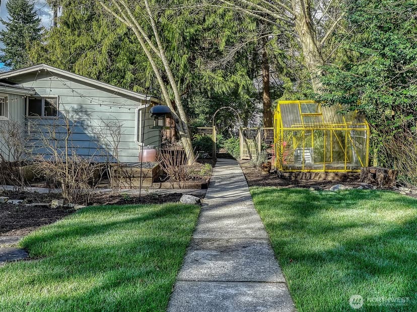 Property photo for 2337 NE 86th Street, Seattle photo 4