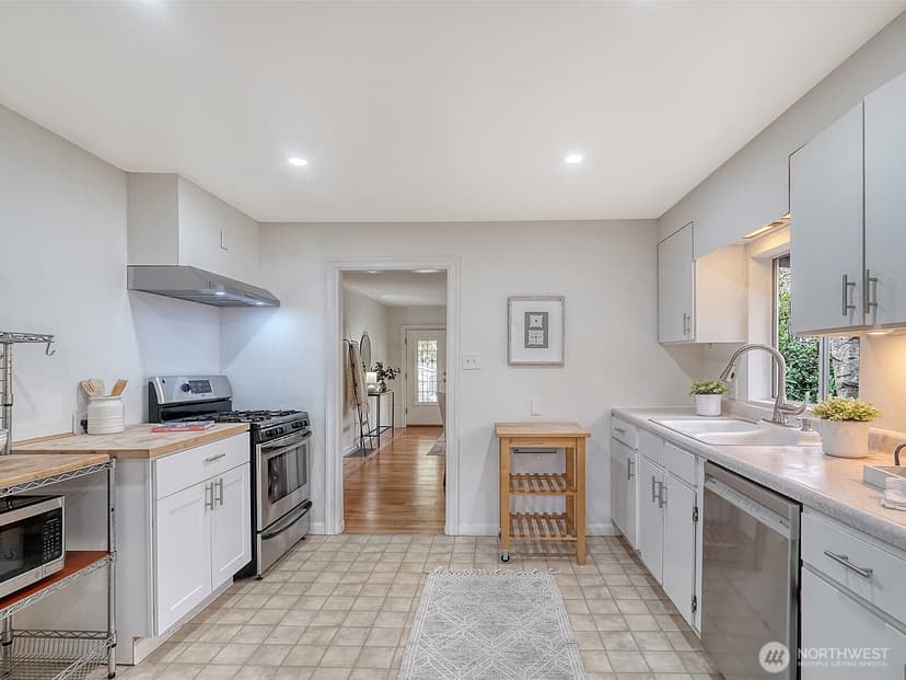 Property photo for 2337 NE 86th Street, Seattle photo 8