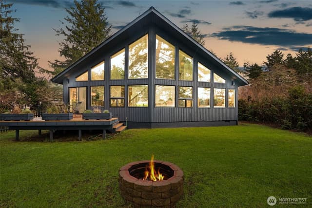 Property photo for 147 Octopus Avenue NE, Ocean Shores