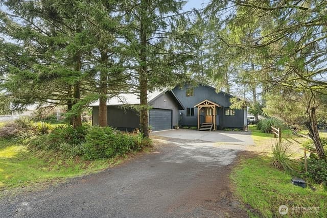 Property photo for 147 Octopus Avenue NE, Ocean Shores photo 3