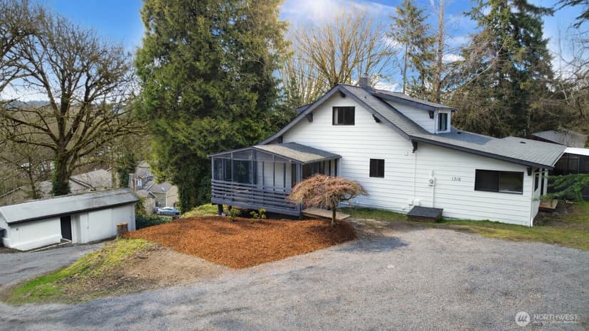 Property photo for 1316 SE 7th Street, Puyallup