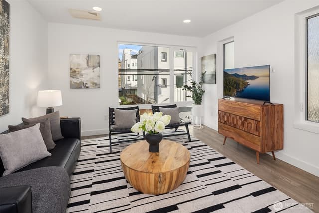 Property photo for 1116 13th Avenue #C, Seattle photo 2