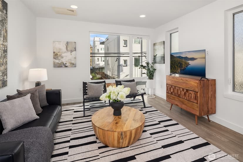Property photo for 1116 13th Avenue #C, Seattle photo 2