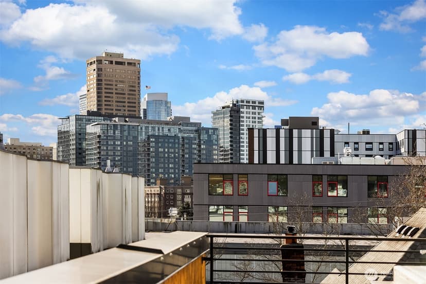 Property photo for 1116 13th Avenue #C, Seattle photo 21