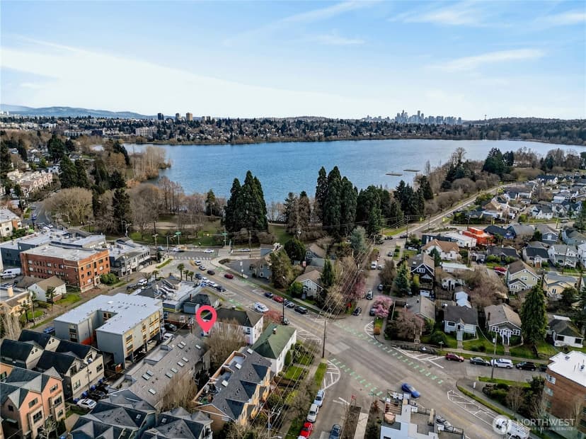 Property photo for 7870 Green Lake Drive N #10, Seattle photo 4