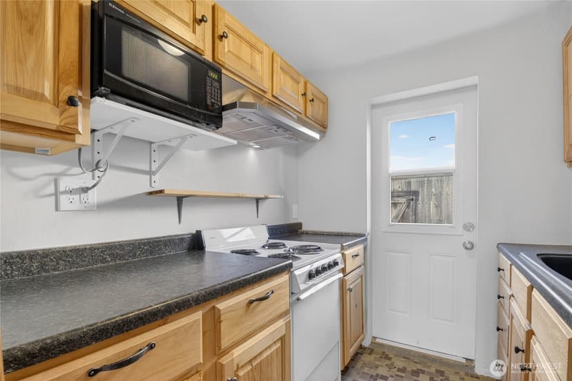 Property photo for 7870 Green Lake Drive N #10, Seattle photo 16
