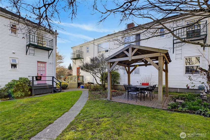 Property photo for 7870 Green Lake Drive N #10, Seattle photo 6