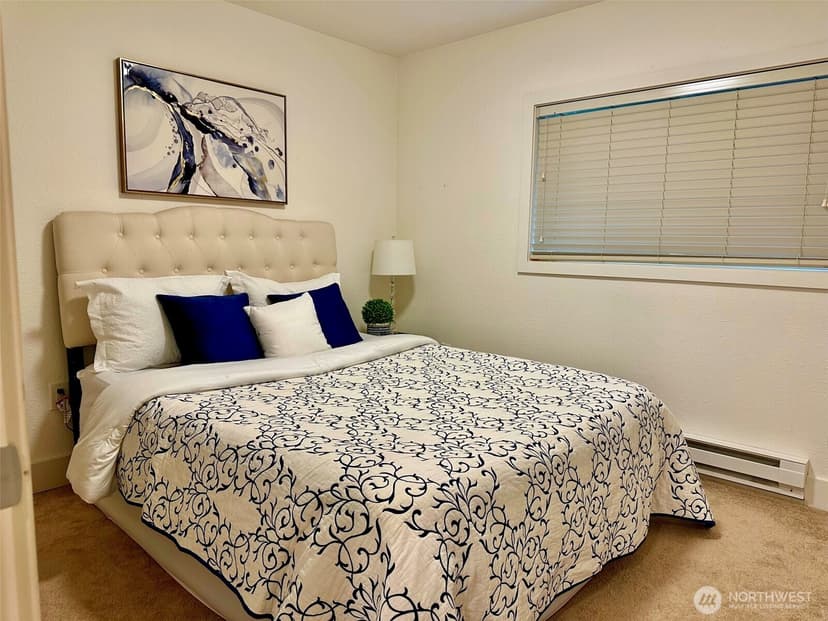 Property photo for 11054 NE 33rd Place #B1, Bellevue photo 12