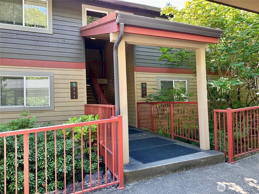 Property photo for 11054 NE 33rd Place #B1, Bellevue photo 17