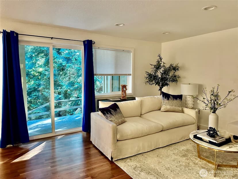 Property photo for 11054 NE 33rd Place #B1, Bellevue photo 9