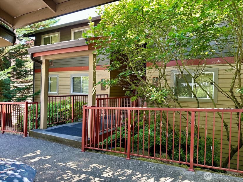 Property photo for 11054 NE 33rd Place #B1, Bellevue photo 18