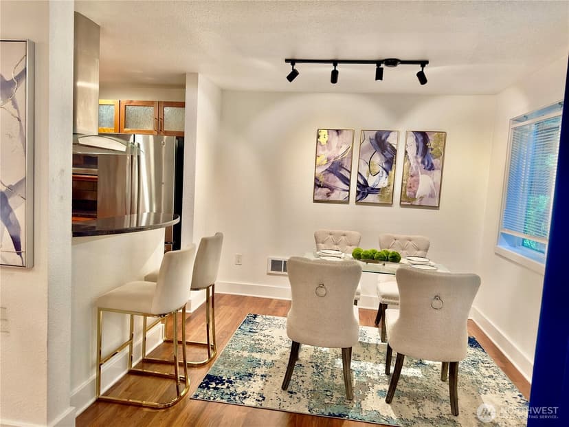 Property photo for 11054 NE 33rd Place #B1, Bellevue photo 6