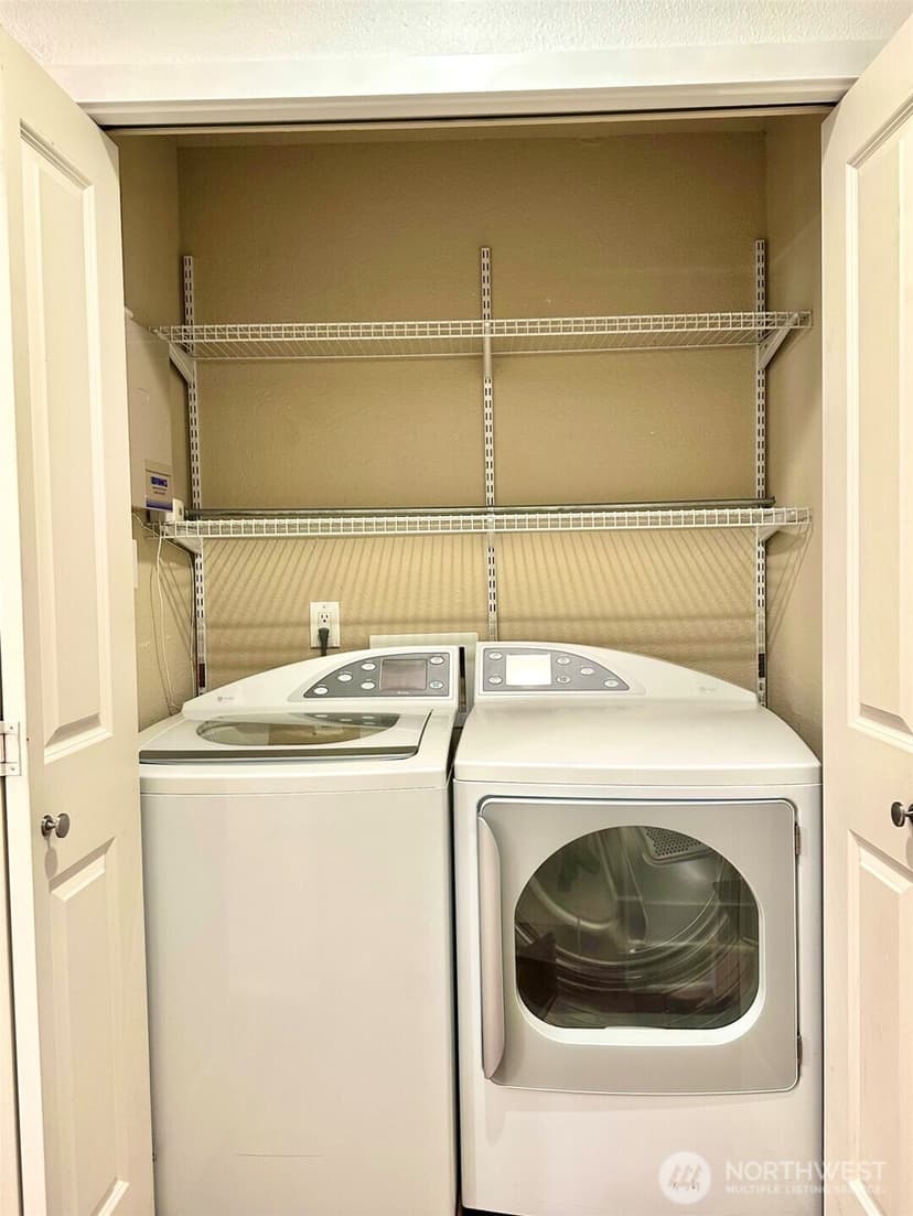 Property photo for 11054 NE 33rd Place #B1, Bellevue photo 15