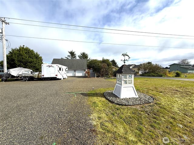 Property photo for 522 Point Brown Avenue SE, Ocean Shores photo 4