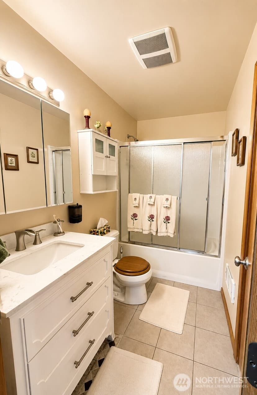 Property photo for 522 Point Brown Avenue SE, Ocean Shores photo 13