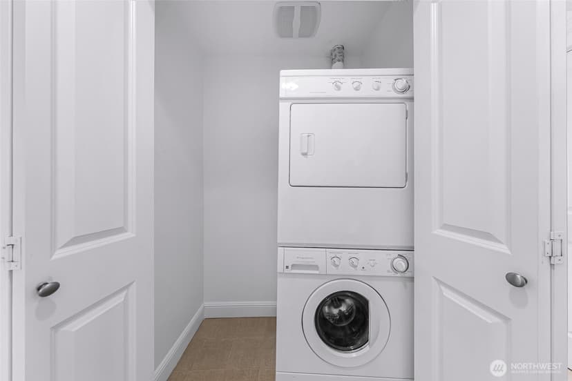 Property photo for 3150 W Government Way #407, Seattle photo 26