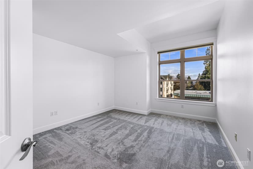 Property photo for 3150 W Government Way #407, Seattle photo 19