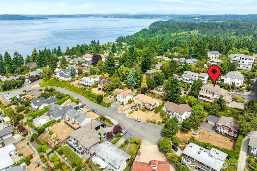 Property photo for 1705 61st Street NE, Tacoma photo 2
