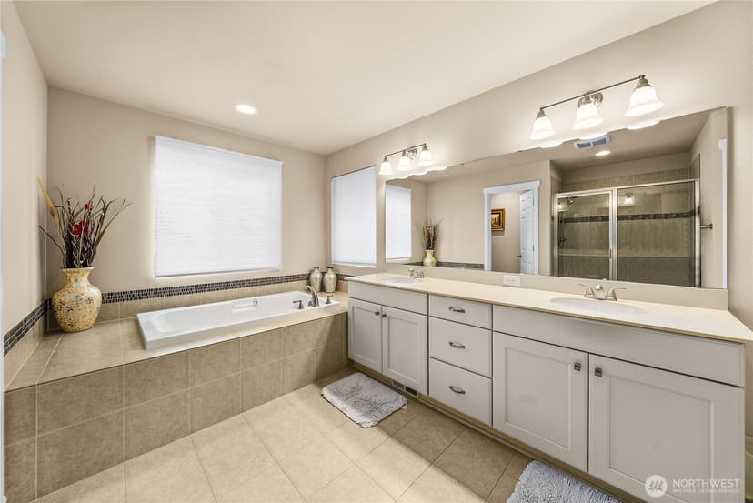 Property photo for 21702 103rd Place SE, Kent photo 26